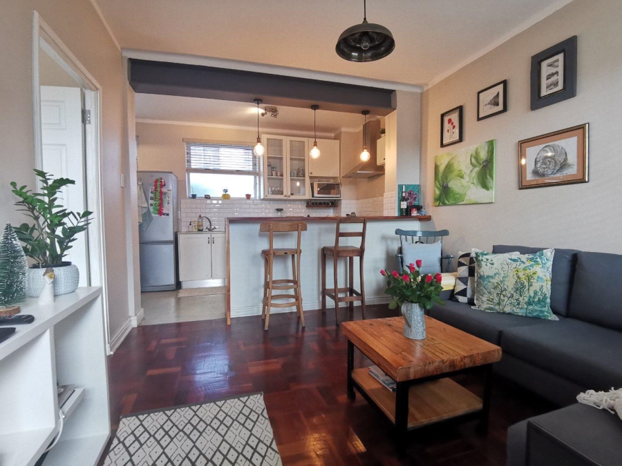 To Let 1 Bedroom Property for Rent in Green Point Western Cape